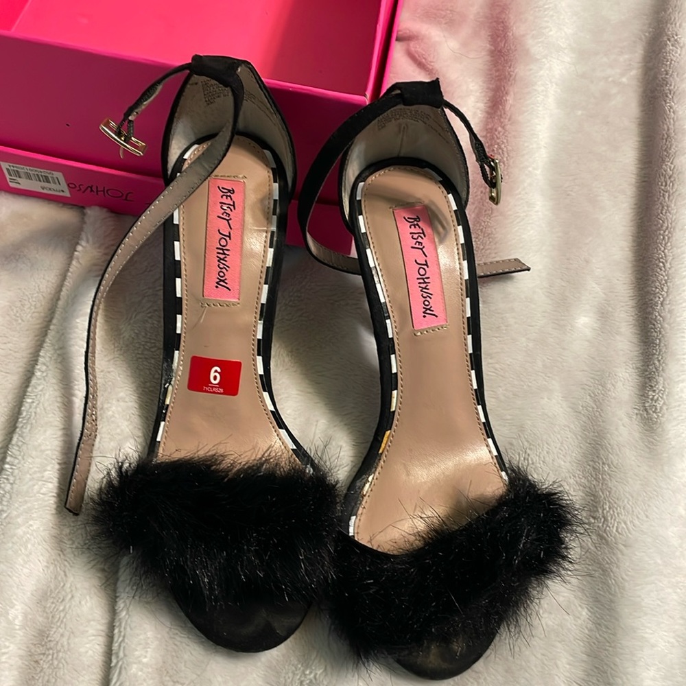 Betsey Johnson Harpur pumps